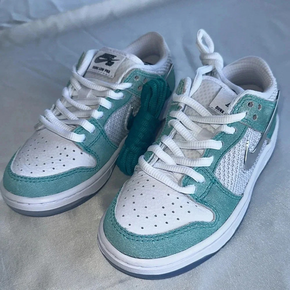 Nike SB Dunk low pro “april” size 12 childrens NIB - Picture 5 of 10